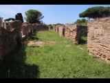 07385 ostia - regio iv - insula iii - domus delle colonne (iv,iii,1) - nordkorridor - bli ri suedwesten - 06-2024.jpg